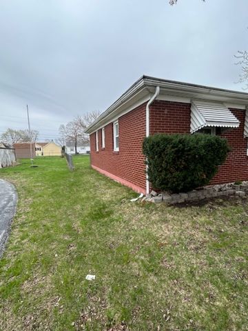 421 4th Street E, Milan, IL 61264