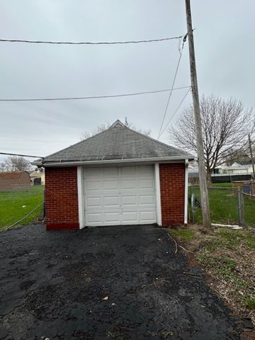 421 4th Street E, Milan, IL 61264