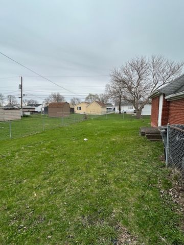 421 4th Street E, Milan, IL 61264