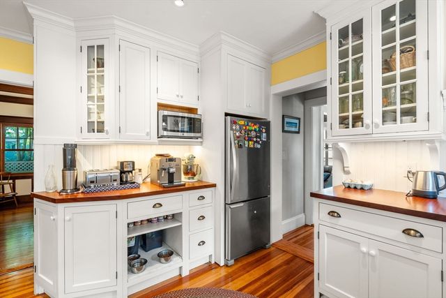 87 Redlands Rd, Boston, MA 02132