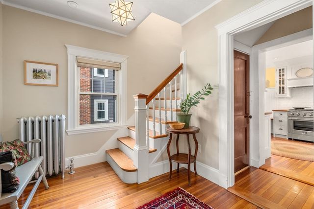 87 Redlands Rd, Boston, MA 02132