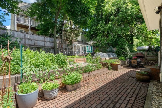 87 Redlands Rd, Boston, MA 02132