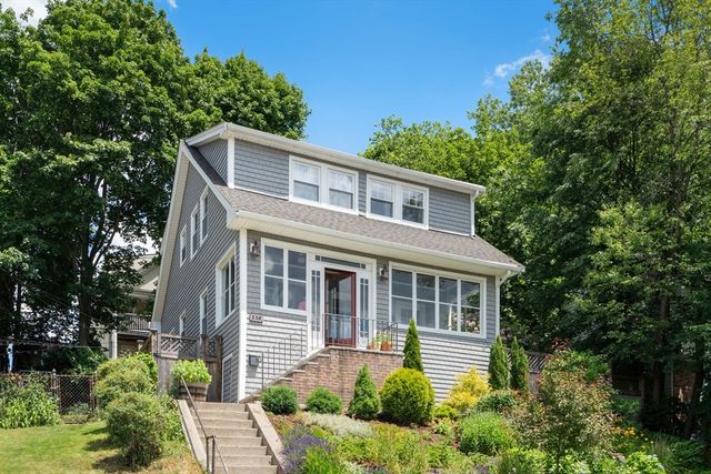87 Redlands Rd, Boston, MA 02132