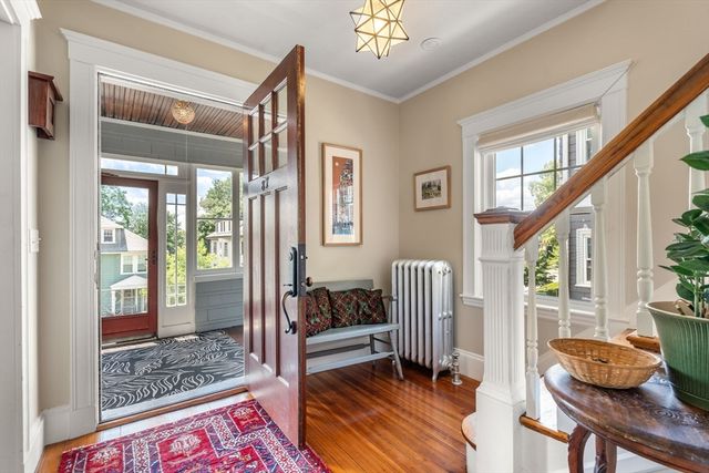 87 Redlands Rd, Boston, MA 02132
