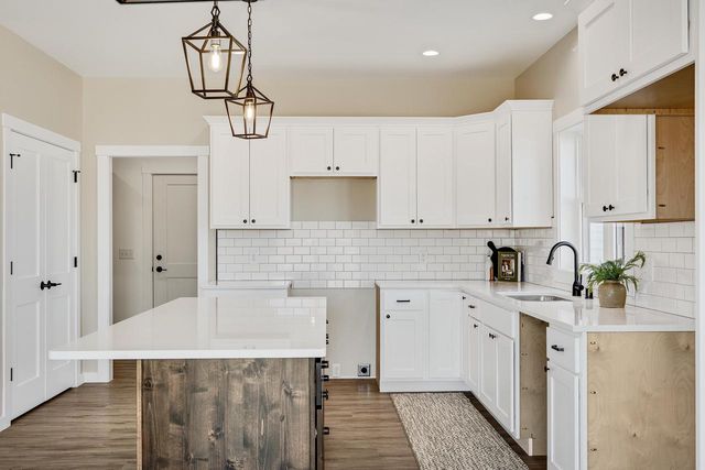 933 Bridger DRIVE, Holmen, WI 54636
