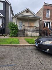 426 N Trumbull Avenue, Chicago, IL 60624