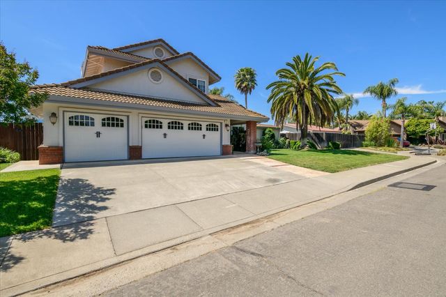 410 Village Cir, Winters, CA 95694