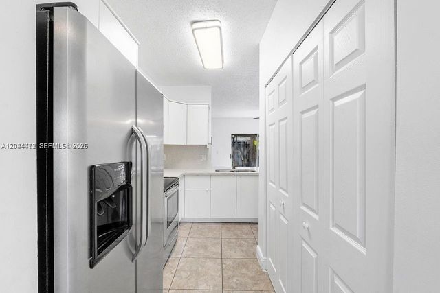 16035 Emerald Cove Rd, Weston, FL 33331
