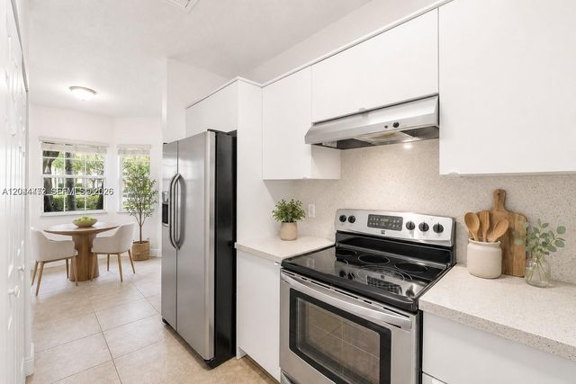 16035 Emerald Cove Rd, Weston, FL 33331