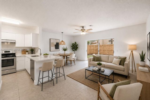 16035 Emerald Cove Rd, Weston, FL 33331