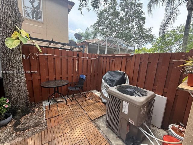 16035 Emerald Cove Rd, Weston, FL 33331