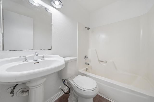 1913 Denfield DR, Round Rock, TX 78664