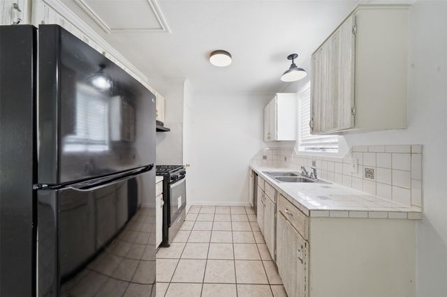 1913 Denfield DR, Round Rock, TX 78664