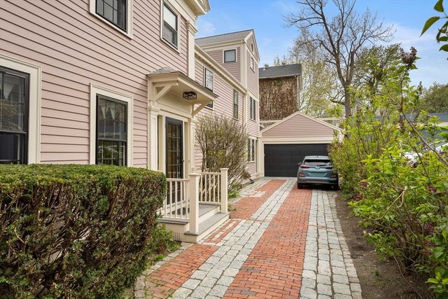 636 Green 636, Cambridge, MA 02139