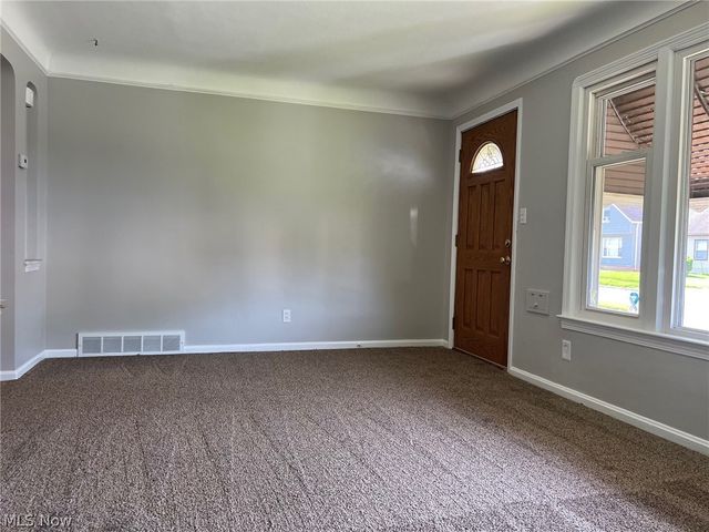 19313 Longview Avenue, Maple Heights, OH 44137