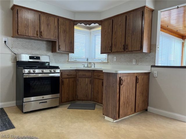 19313 Longview Avenue, Maple Heights, OH 44137