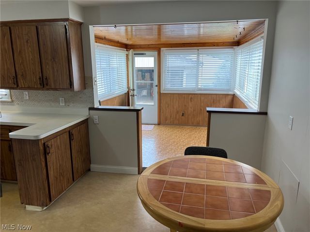 19313 Longview Avenue, Maple Heights, OH 44137
