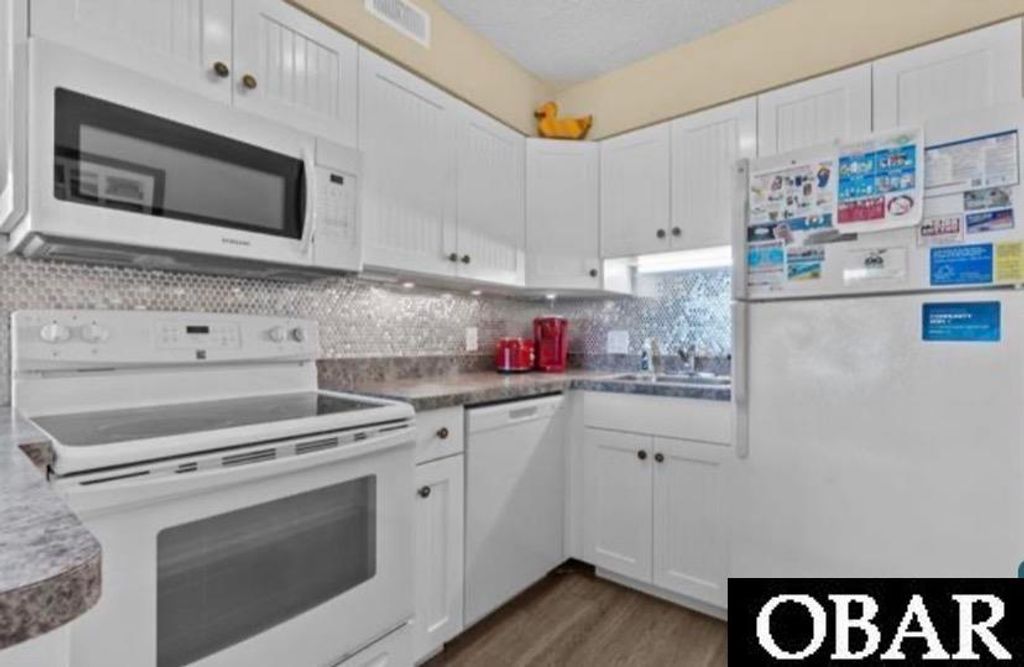 Image 9 of property listing at 117 Sea Colony Drive Unit 129D, Duck, NC 27949