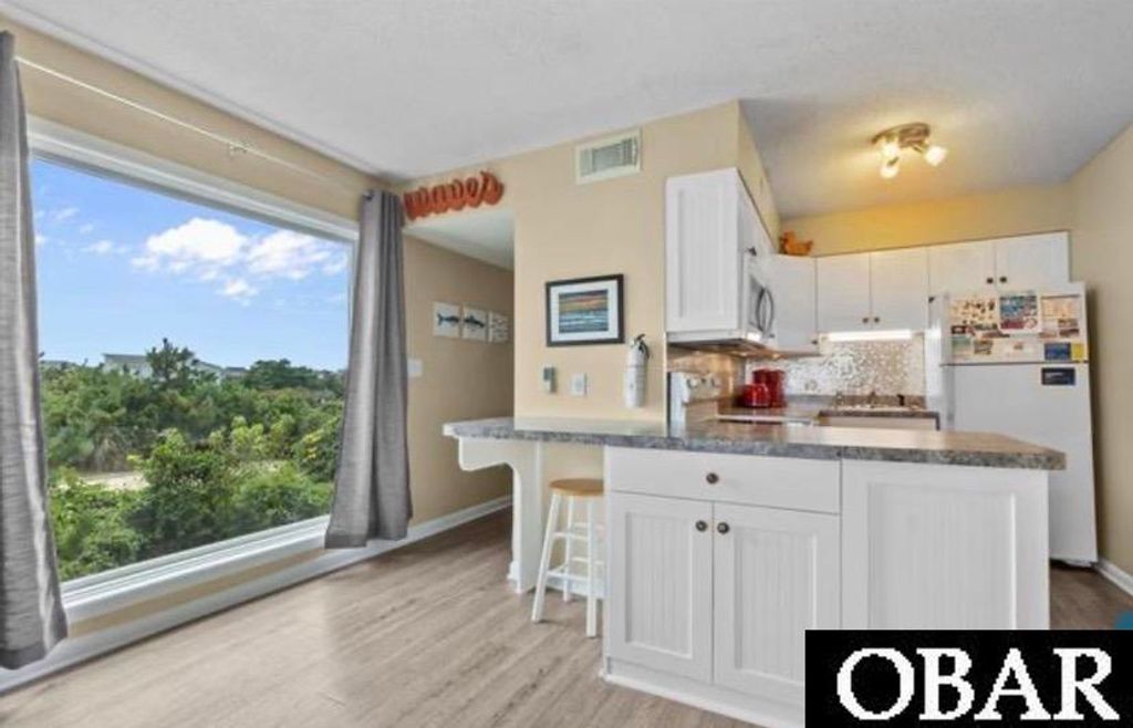 Image 10 of property listing at 117 Sea Colony Drive Unit 129D, Duck, NC 27949