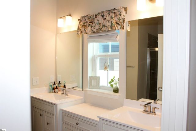 4 Dunroyal Road, Fountain Inn, SC 29644