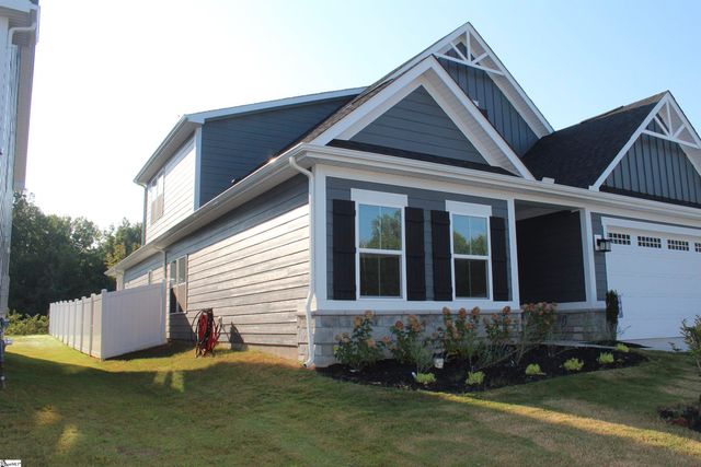 4 Dunroyal Road, Fountain Inn, SC 29644