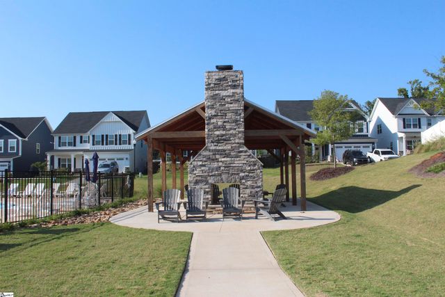 4 Dunroyal Road, Fountain Inn, SC 29644