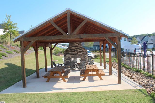 4 Dunroyal Road, Fountain Inn, SC 29644
