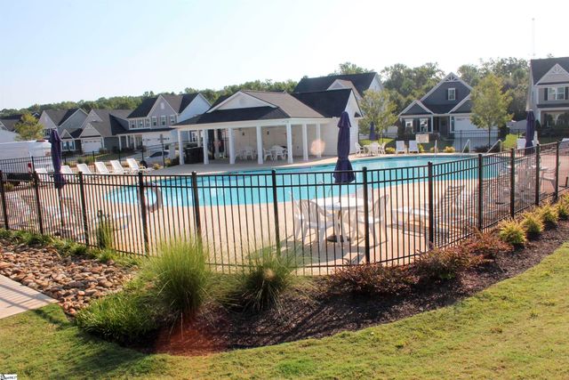 4 Dunroyal Road, Fountain Inn, SC 29644