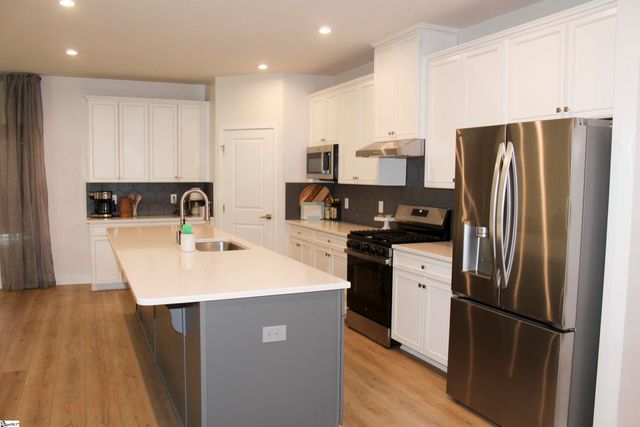 4 Dunroyal Road, Fountain Inn, SC 29644