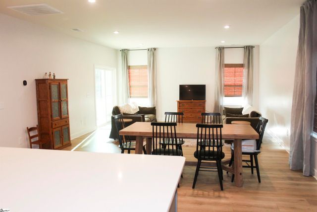 4 Dunroyal Road, Fountain Inn, SC 29644
