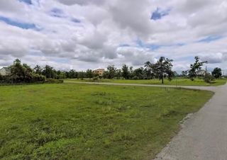527 S Burnett Drive, Baytown, TX 77520