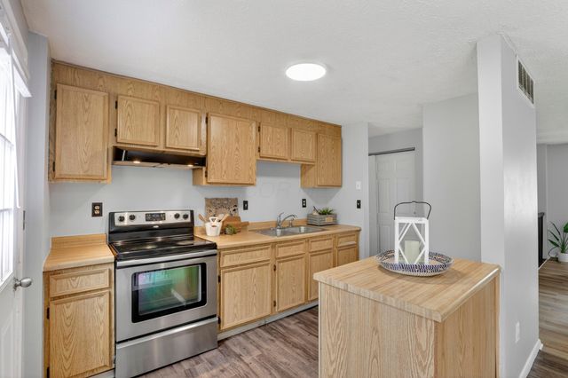 6844 Metuchen Place, Reynoldsburg, OH 43068