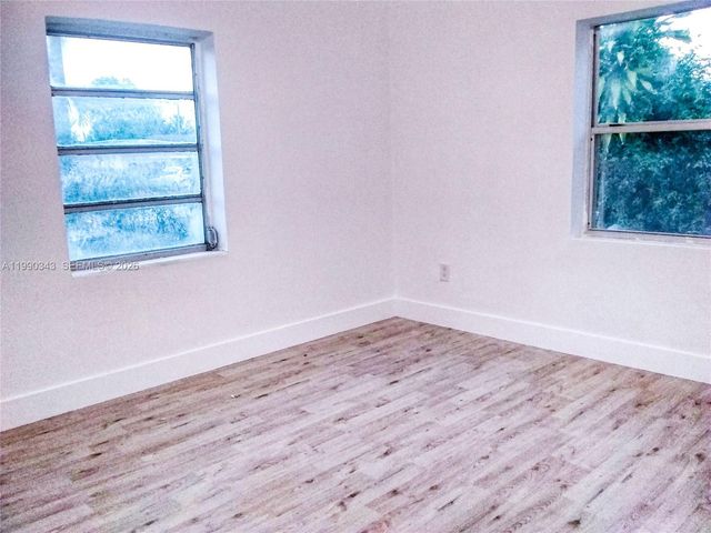 142 NE 56th St B, Miami, FL 33137