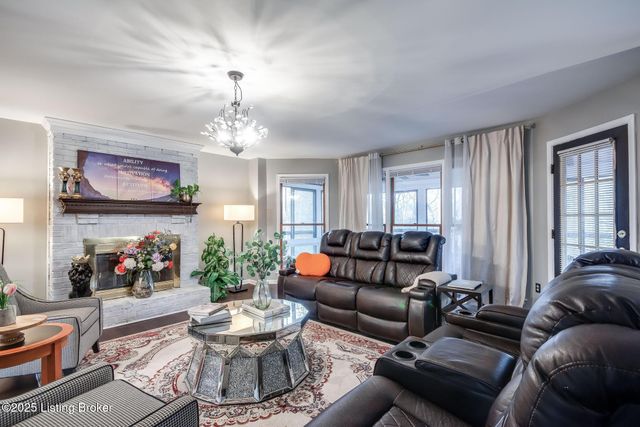 10418 Glenmary Farm Dr, Louisville, KY 40291