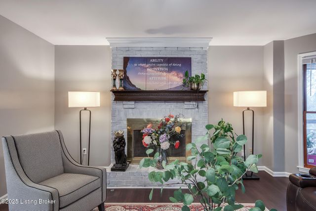 10418 Glenmary Farm Dr, Louisville, KY 40291