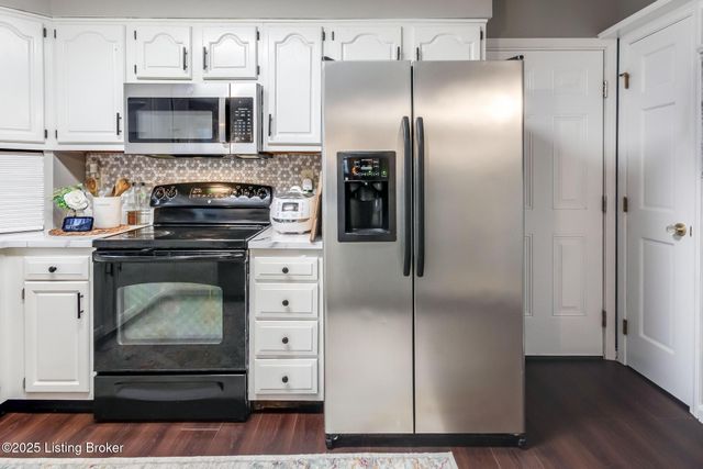 10418 Glenmary Farm Dr, Louisville, KY 40291