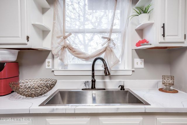 10418 Glenmary Farm Dr, Louisville, KY 40291