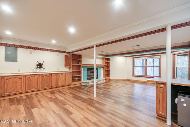 10418 Glenmary Farm Dr, Louisville, KY 40291