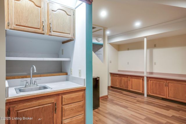 10418 Glenmary Farm Dr, Louisville, KY 40291