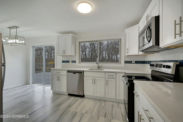 13 Swain Avenue, Toms River, NJ 08755