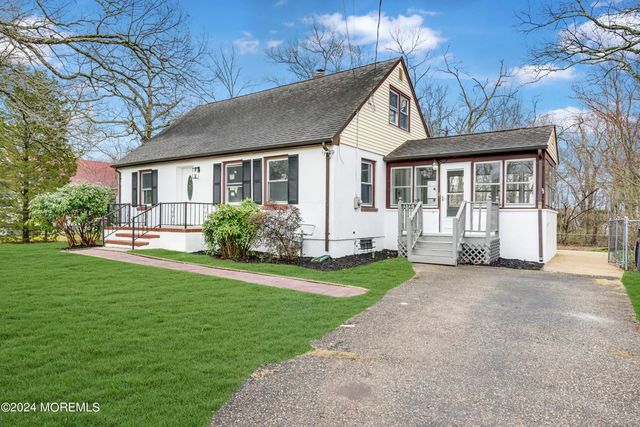 13 Swain Avenue, Toms River, NJ 08755