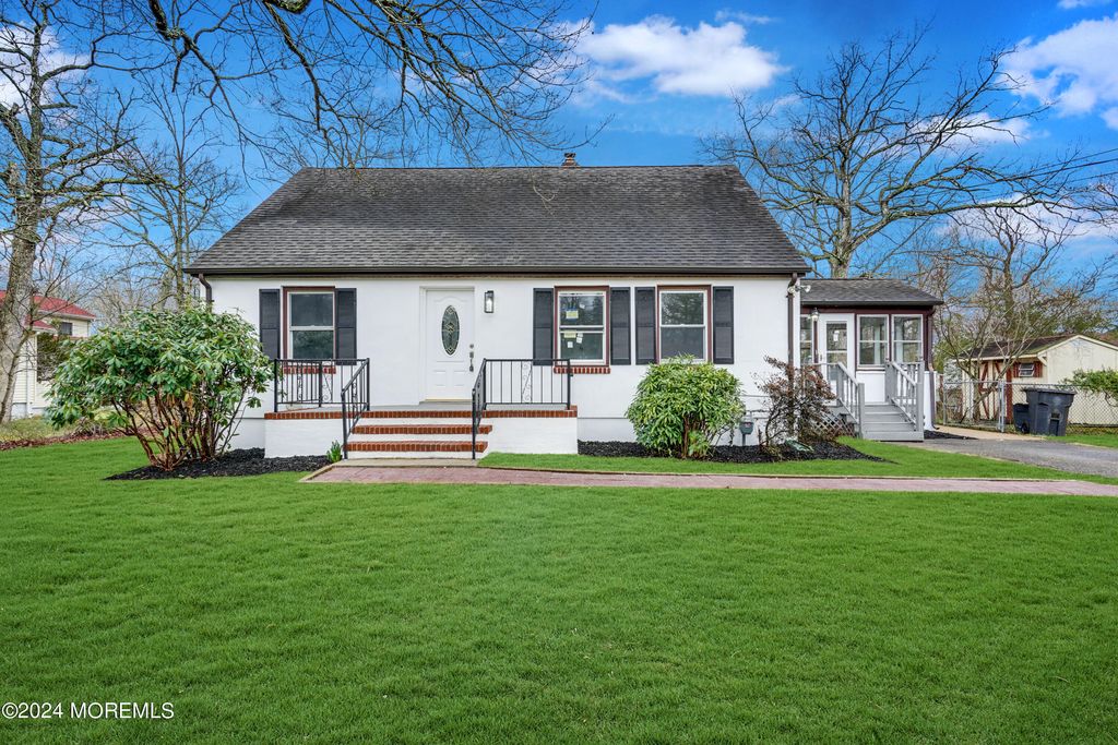 13 Swain Avenue, Toms River, NJ 08755