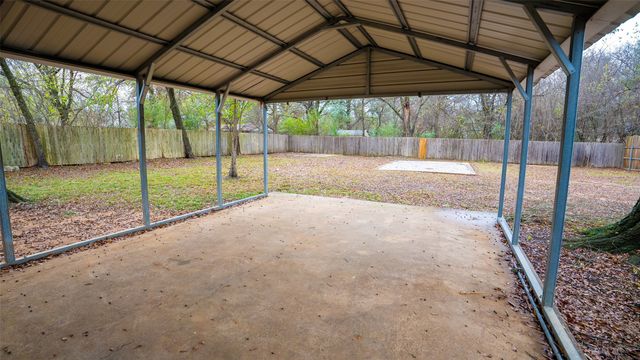 1801 Pine Bluff Street, Paris, TX 75460