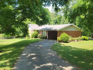 2610 Little River Park Road, Gainesville, GA 30506