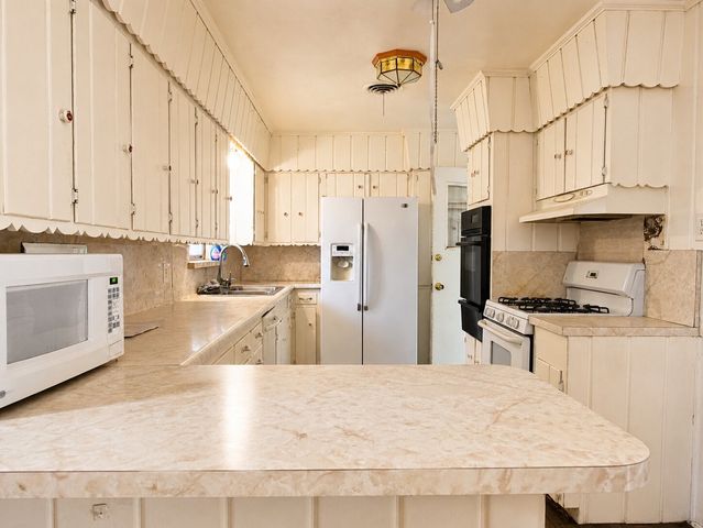 627 Kingston Drive, Irving, TX 75061