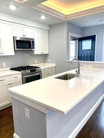 23 Taylor St 2, Waltham, MA 02453