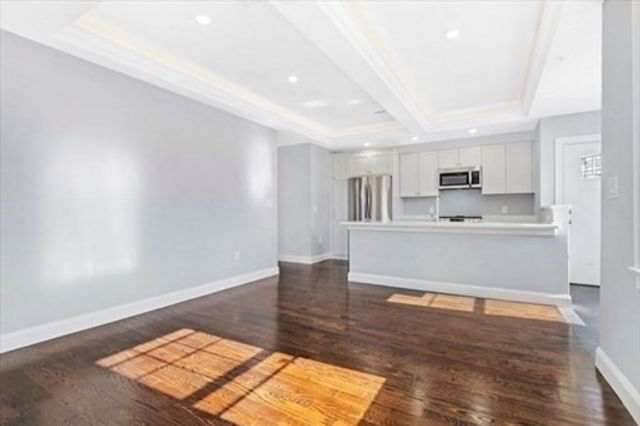 23 Taylor St 2, Waltham, MA 02453