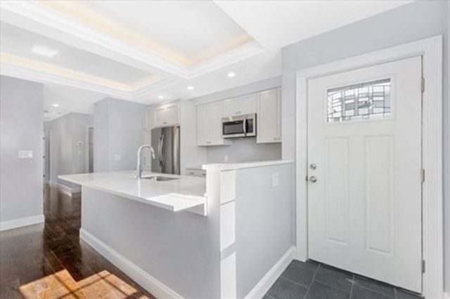 23 Taylor St 2, Waltham, MA 02453