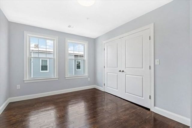 23 Taylor St 2, Waltham, MA 02453