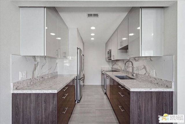 1150 E Amado Road 16B2, Palm Springs, CA 92262
